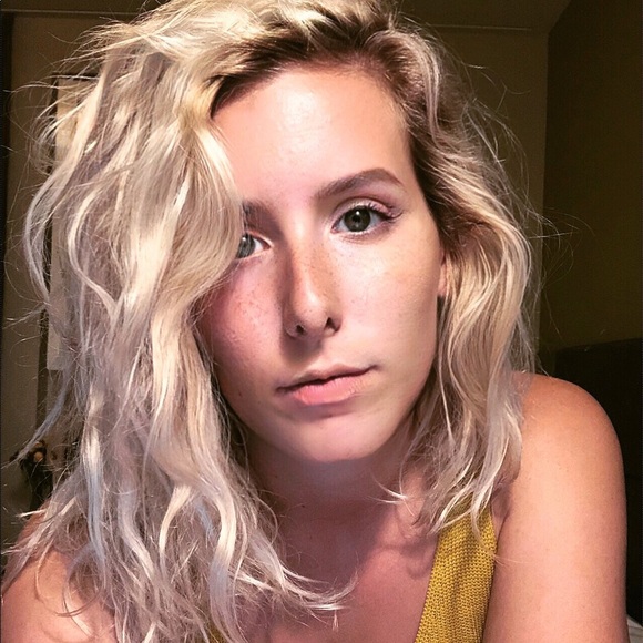 Meet your Posher, Meredith - Picture 1 of 2